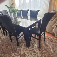 میزنهارخوری ۸نفره و۸عدد صندلی چرمی کاملاً سالم|میز و صندلی غذاخوری|کرج, اتحاد|دیوار