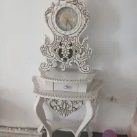 ساعت کنار سالنی