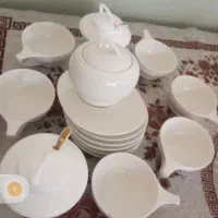 یک دست صبحانه خوری به فروش می رسد