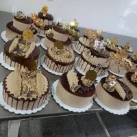 فروشنده قنادی آقا