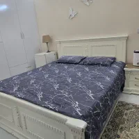 تخت دونفره تمام چوب با دوعدد پاتختی بدون تشک