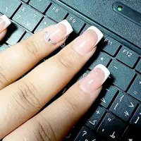 تخفیف ۵۰ درصدی خدمات ناخن به مناسبت شب یلدا