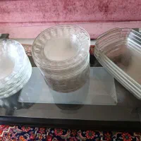 ظروف پیرکس بشقاب وپیش دستی ومرغ خوری