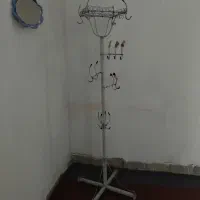 جالباسی فلزی ایستاده