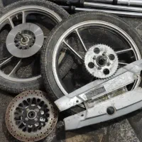 یک سری وسایل موتورسیکلت|قطعات یدکی و لوازم جانبی|همدان, |دیوار