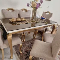 میز غذا خوری طلایی