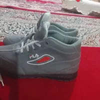 کفش.|کیف، کفش، کمربند|یاسوج, |دیوار