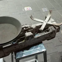 ترازو سنگی قدیمی|کلکسیون اشیاء عتیقه|قیامدشت - خاورشهر, |دیوار