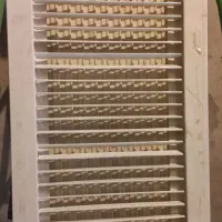 تعدادی لوازم به فروش میرسد