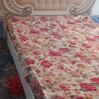 یک عدد تخت دونفره شیک با تشک طبی|تخت و سرویس خواب|کرمان, |دیوار