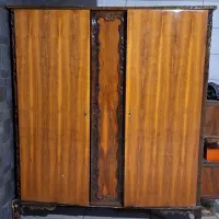 کمد دیواری و پایتختی قدیمی