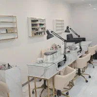 فروش میز و صندلی ناخن