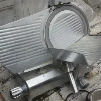 کالباس بر و ترازو