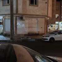 مغازه تجاری دارای ۳ درب
