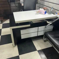 2 میز مدیریت به قیمت مناسب