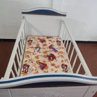 تخت کودک گهواره ای|تخت و صندلی بچه|مریوان, |دیوار