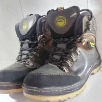 کفش نیم بوت