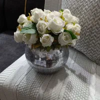 گل و گلدان نونو