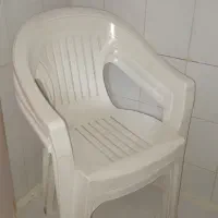 9 صندلی پلاستیکی