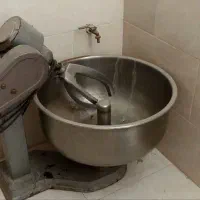 خمیرگیر ۴۰ کیلویی صنعتی سنگین‌کار موتورگیربکس قوی
