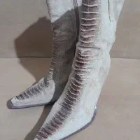 پوتین چرم.
