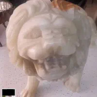 مجسمه شیر سنگی