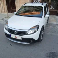 رنو ساندرو اس تپ وی اتوماتیک