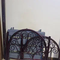 دو تخت خواب فلزی تک نفره|تخت و سرویس خواب|اصفهان, شاهزاده ابراهیم|دیوار