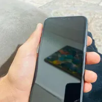 اپل iPhone 11 با حافظهٔ ۱۲۸ گیگابایت