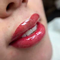 نیازمند مدل میکرو بلیدینگ در سالن زیبایی هلچین|خدمات آرایشگری و زیبایی|یزد, |دیوار