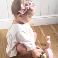 مربی مهدکودک پیش یک
