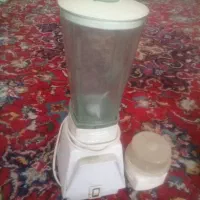 ویک عدد مخلوط کن وآسیاب با ترازوی دیجیتال صندلی