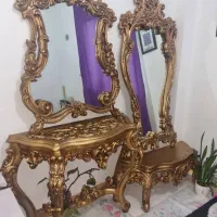 آینه و میز صندلی در حد نو آرایشگاه