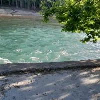 سکوی شخصی لب آب رودخانه زاینده رود|اجارهٔ کوتاه‌مدت آپارتمان و سوئیت|سامان, |دیوار