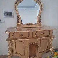 ایینه وکنسول