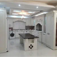 به یک شاگرد بردست جهت نصب کمد و کابینت