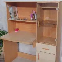 میز تحریر کتابخانه دار