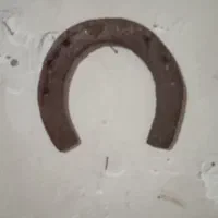 نعل اسب کهنه برای مغازه خیلی خوب هست جون میده