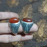 انگشترمردانه نقره.|کلکسیون اشیاء عتیقه|نیمروز, |دیوار