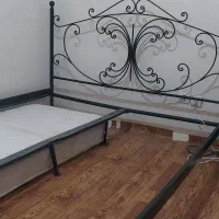 تخت خواب ۲نفره به همراه میز آرایشی وصندلی