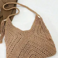 کیف و کلاه|کیف، کفش، کمربند|رشت, لاکان شهر|دیوار