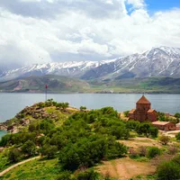 تور زمینی وان