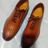 یک جفت کفش چرمی کار شیک