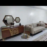 آینه وکنسول.