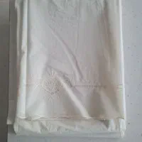 یک عدد سفره ۱۲ نفره نو رنگ کرم روشن طرحدار