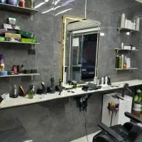 اجاره صندلی به آرایشگر مشتری دار و ماهر