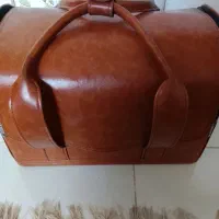 مقداری لوازم کاشت ناخن