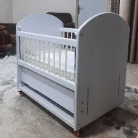 تخت نوزاد همراه با تشک خوشخواب پلمپ