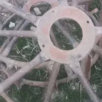 چرخ آهنی|ماشین‌آلات صنعتی|نگین شهر, |دیوار