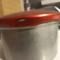 یک عدد زودپز  خارجی  بسیار عالی کامل سالم